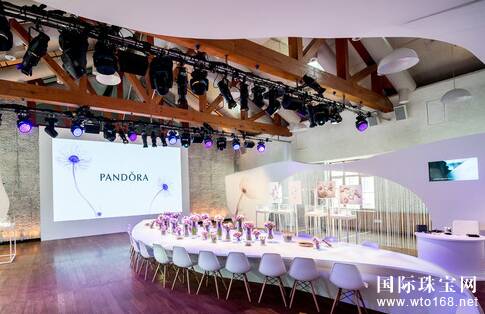PANDORA 潘多拉在上海斯沃琪艺术中心举行了2016春季新品媒体预览会