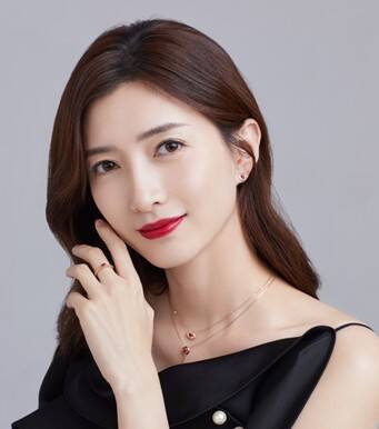 江疏影携手ALICE珠宝 给你不一样的诱惑