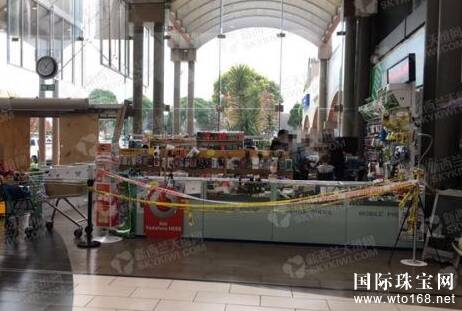 新西兰商场遭悍匪开车撞门 华人珠宝店被洗劫一空