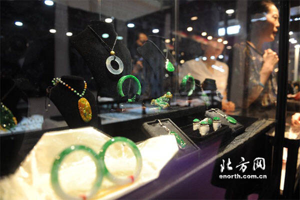 天津珠宝文博展在本市国展中心开幕