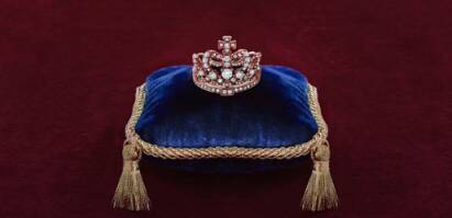 英皇珠宝倾情呈献Crown系列 为女皇们唱诵世间最美的赞歌