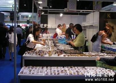 中国女子在泰国珠宝展吞食假钻石闹乌龙