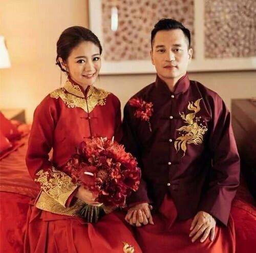 安以轩自曝当初竟被铁丝圈求婚！婚后戴DR钻戒拍大片一脸甜蜜