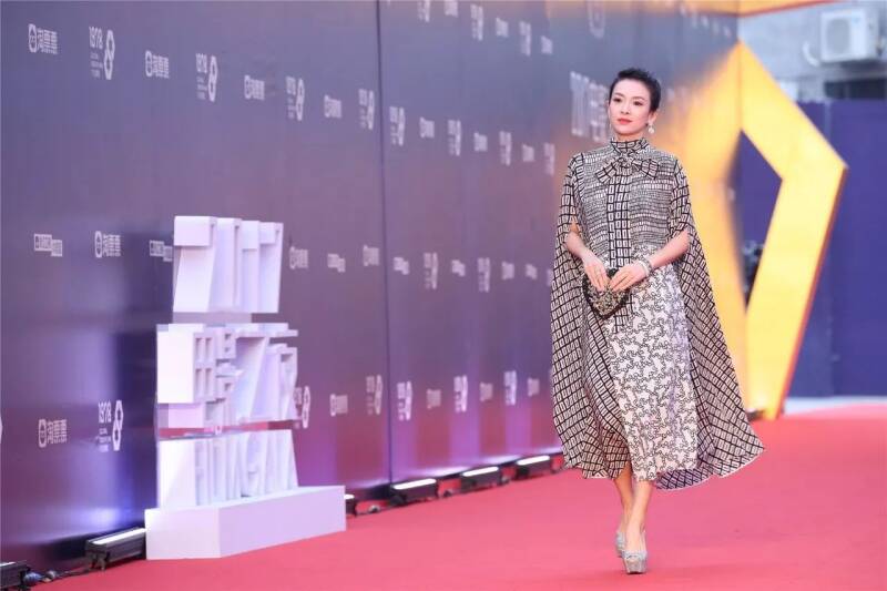 章子怡携手布契拉提高级珠宝出席2017电影之夜 尽显华美质感