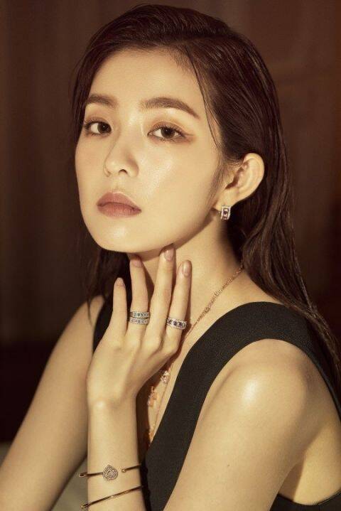 韩国女团RedVelvet成员Irene拍摄珠宝写真 尽显女性魅力