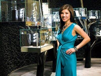 华裔珠宝设计师苏美美享誉全球珠宝界