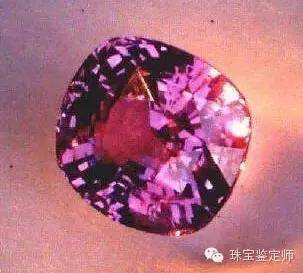 珠宝界的”大熊猫“稀有且珍贵