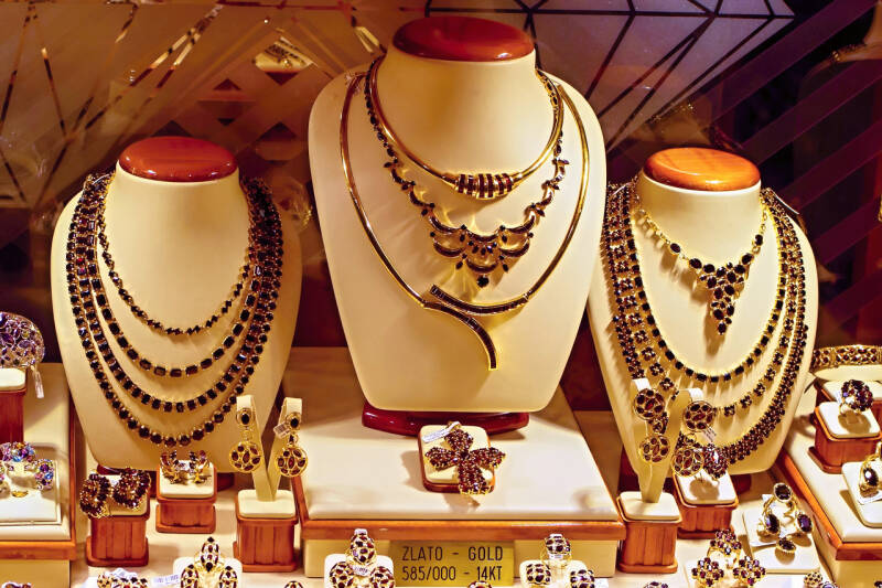 伯爵Fine Jewelry 珠宝新品 太阳光芒元素展现全新生命力