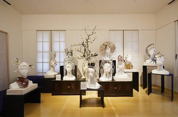 施华洛世奇“闪耀的珍藏”展览首尔开幕 珠宝时装珍品亮相